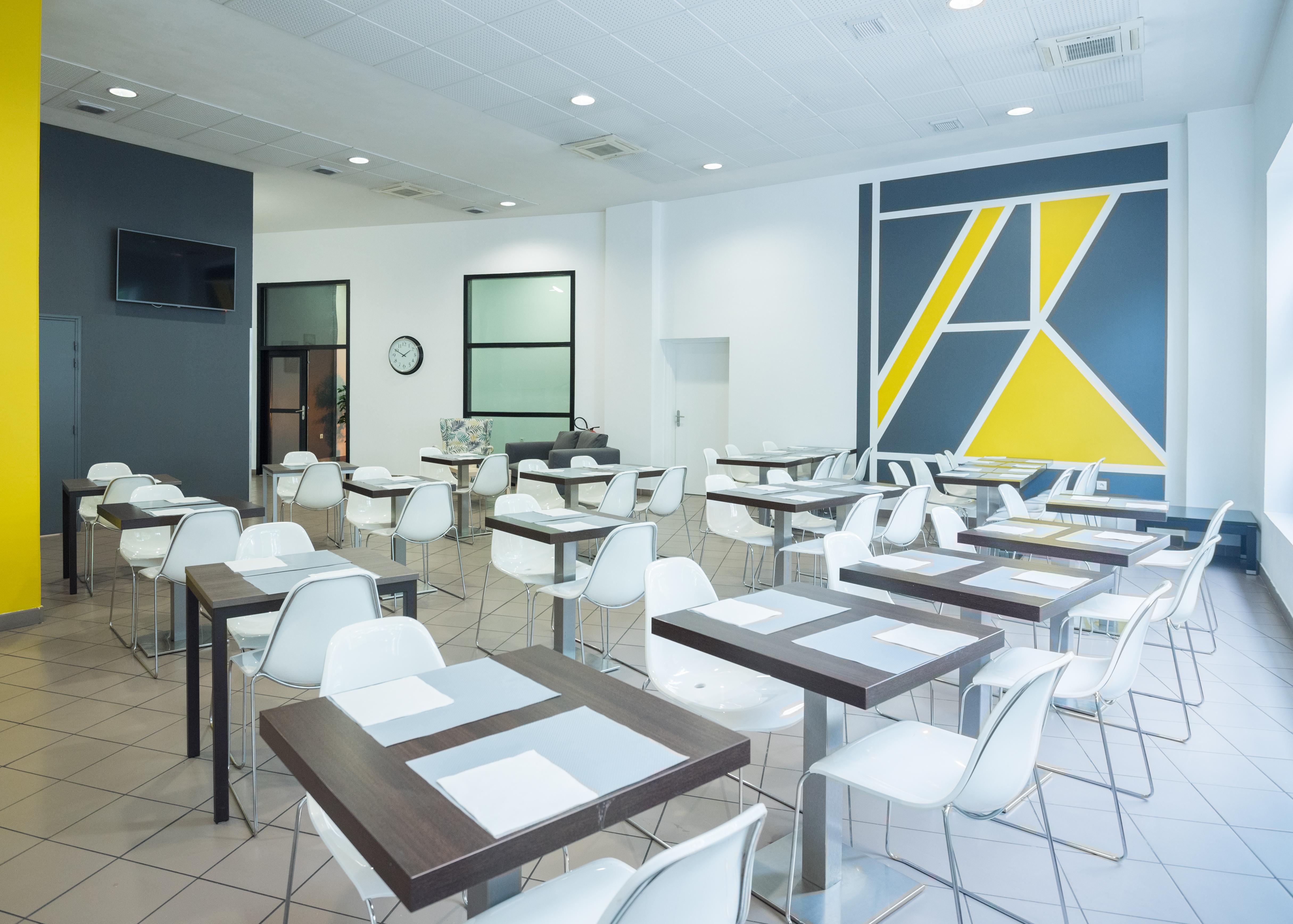 Comfort Centre Hotel